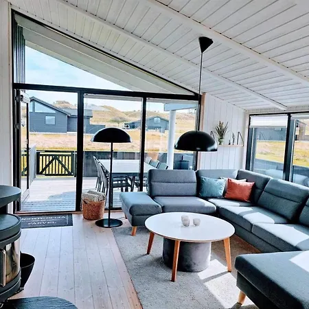 Auvo - 600m From The Sea By Interhome